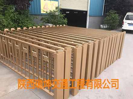 金色護(hù)欄